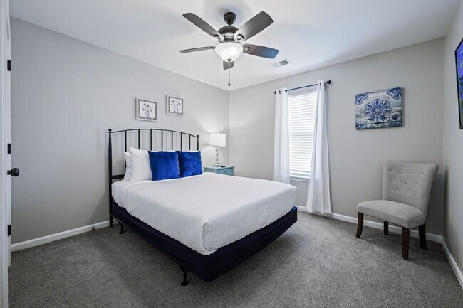 Building Photo - 11 Cobblestone Dr NW