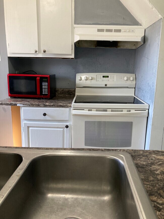 Building Photo - 204 Clinton Ave