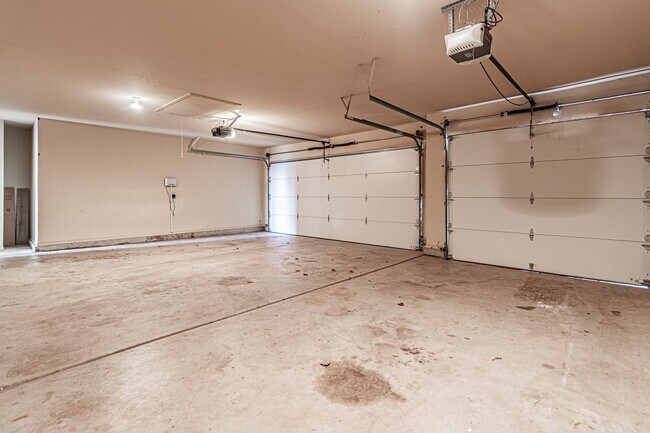 Building Photo - 4 Bed 3 Bath in Edmond!