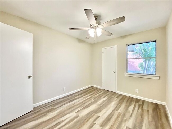 Building Photo - 2110 Blue Meadow Dr