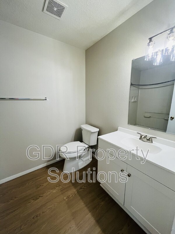 Building Photo - 1116 Coal Ave SW