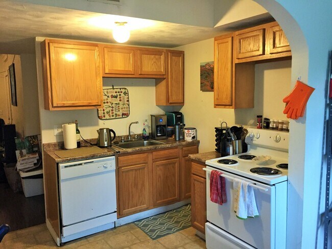 Building Photo - 29 Welsford St