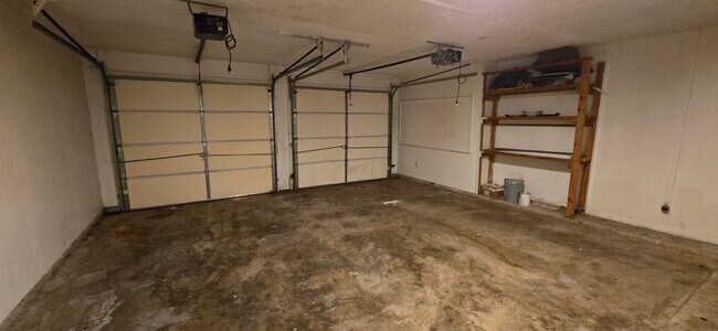Building Photo - 1109 Shine Ln