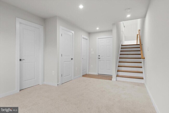 Building Photo - 1043 Venifena Terrace SE