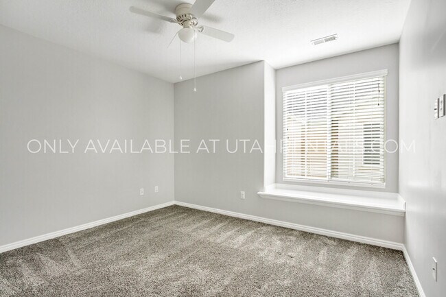 Building Photo - 928 Chelsea Ln