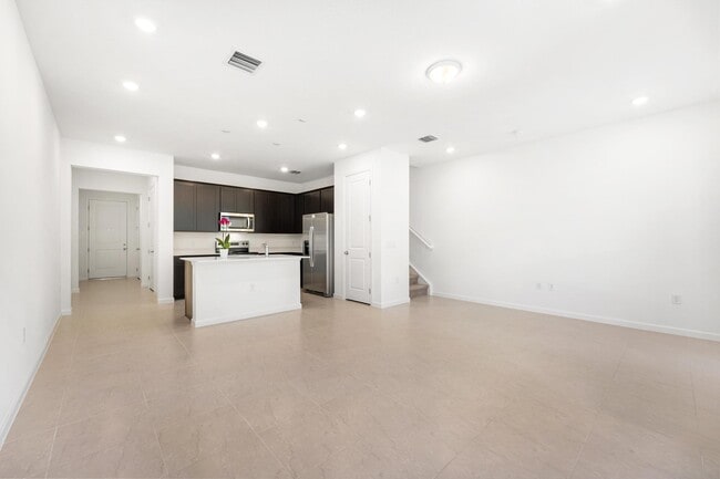 Building Photo - 4315 Efendi Dr