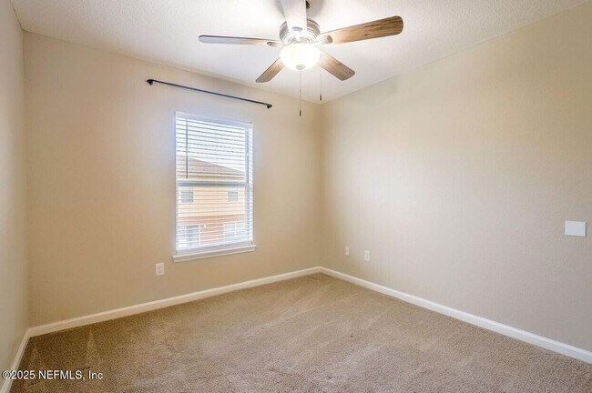 Building Photo - 1500 Calming Water Dr