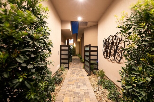 Building Photo - 661 Dragon Peak Dr