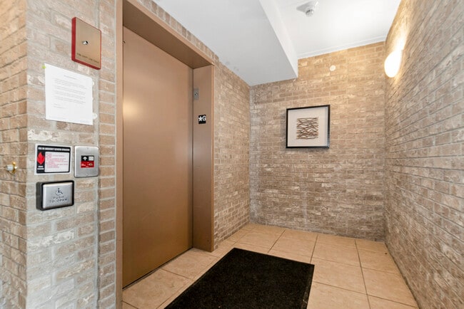 Building Photo - 14130 Sheffield Dr