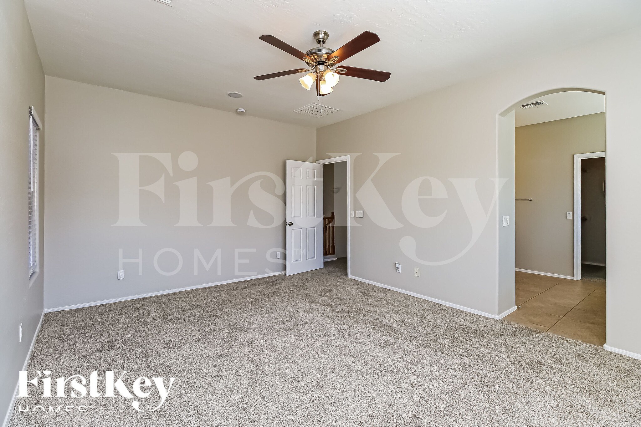 Building Photo - 725 W Desert Basin Dr