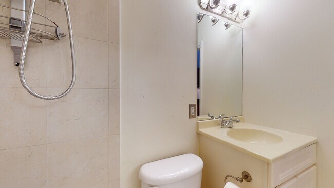 Building Photo - Hamilton on W! Sleek and Spacious One Bedroom Off U Street In HOT Location! MUST SEE!