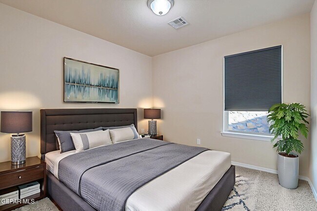 Building Photo - 14321 Paraiso Dr