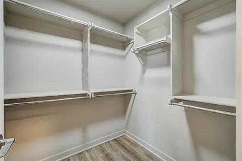 Building Photo - 617 Abadan Dr