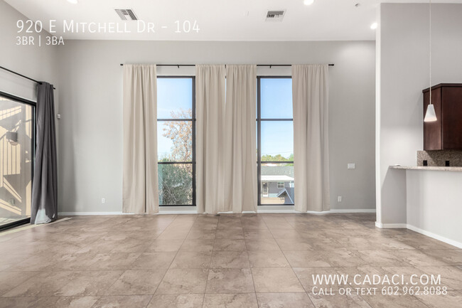 Building Photo - Mitchell Lofts 3 bed 2.5 bath Townhouse