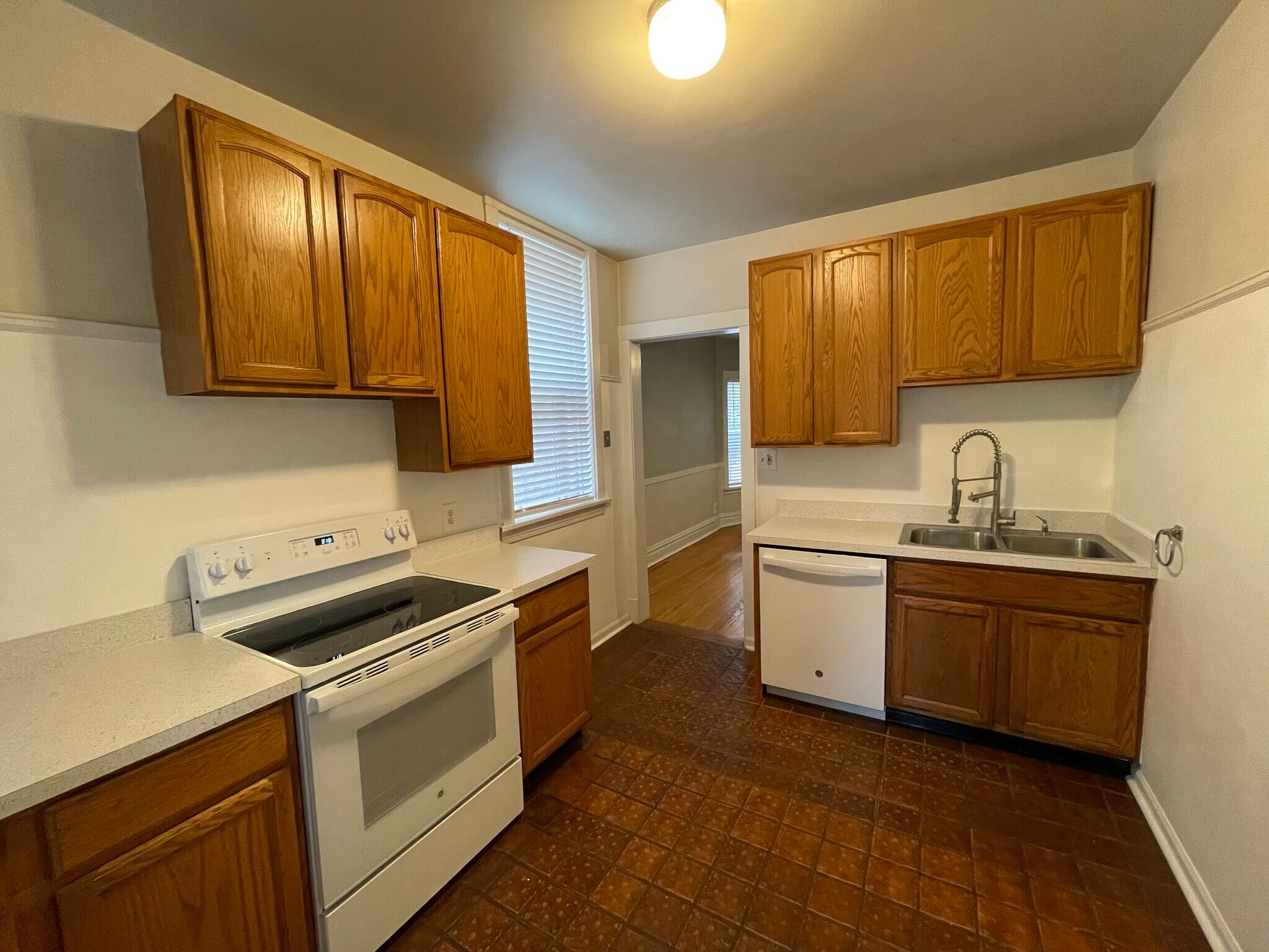 Building Photo - 6515 N Greenview Ave