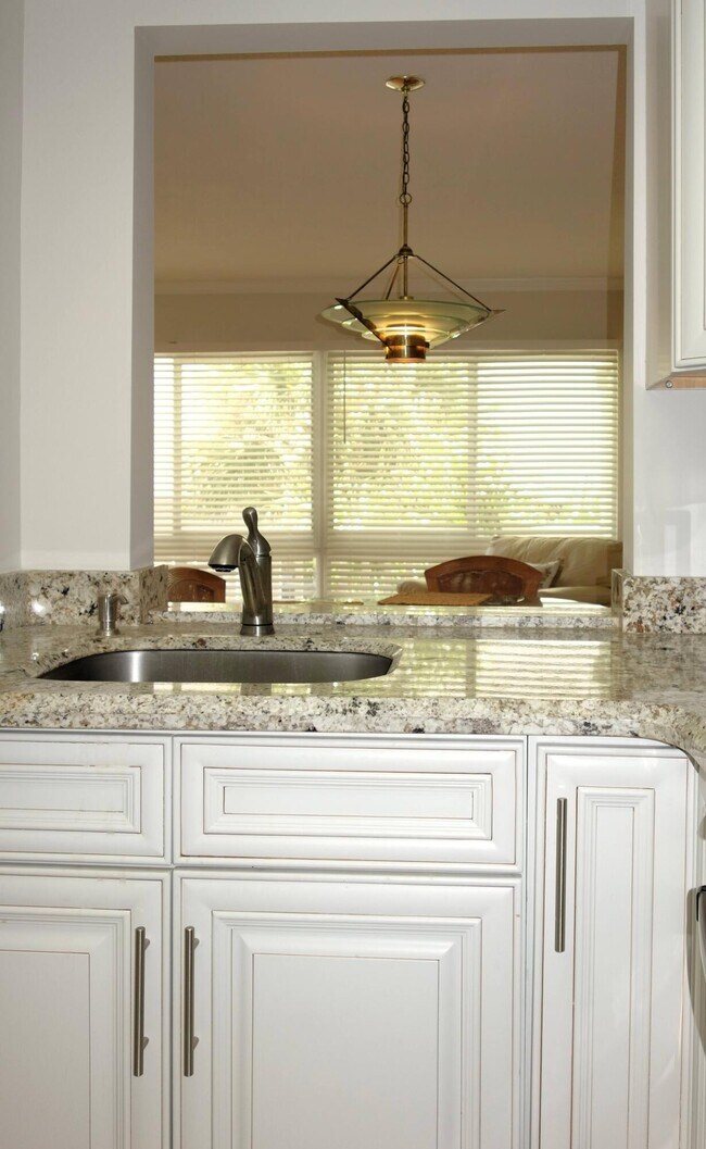 Building Photo - 2020 Terra Mar Dr