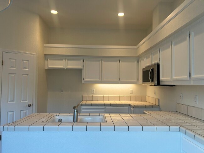 Building Photo - 15071 Cozumel Dr