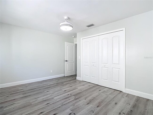 Building Photo - 620 N Barfield Dr