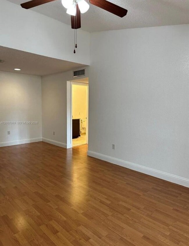 Building Photo - 15570 SW 105th Ln