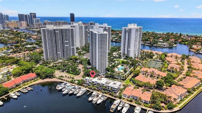 Building Photo - 3750 Yacht Club Dr
