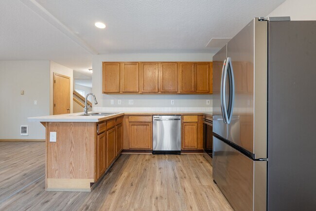 Building Photo - Beautiful 4bed/2.5bath home