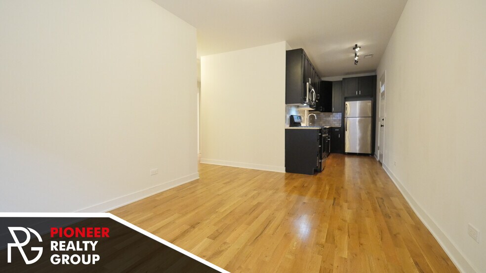 Building Photo - 2203 W Eastwood Ave