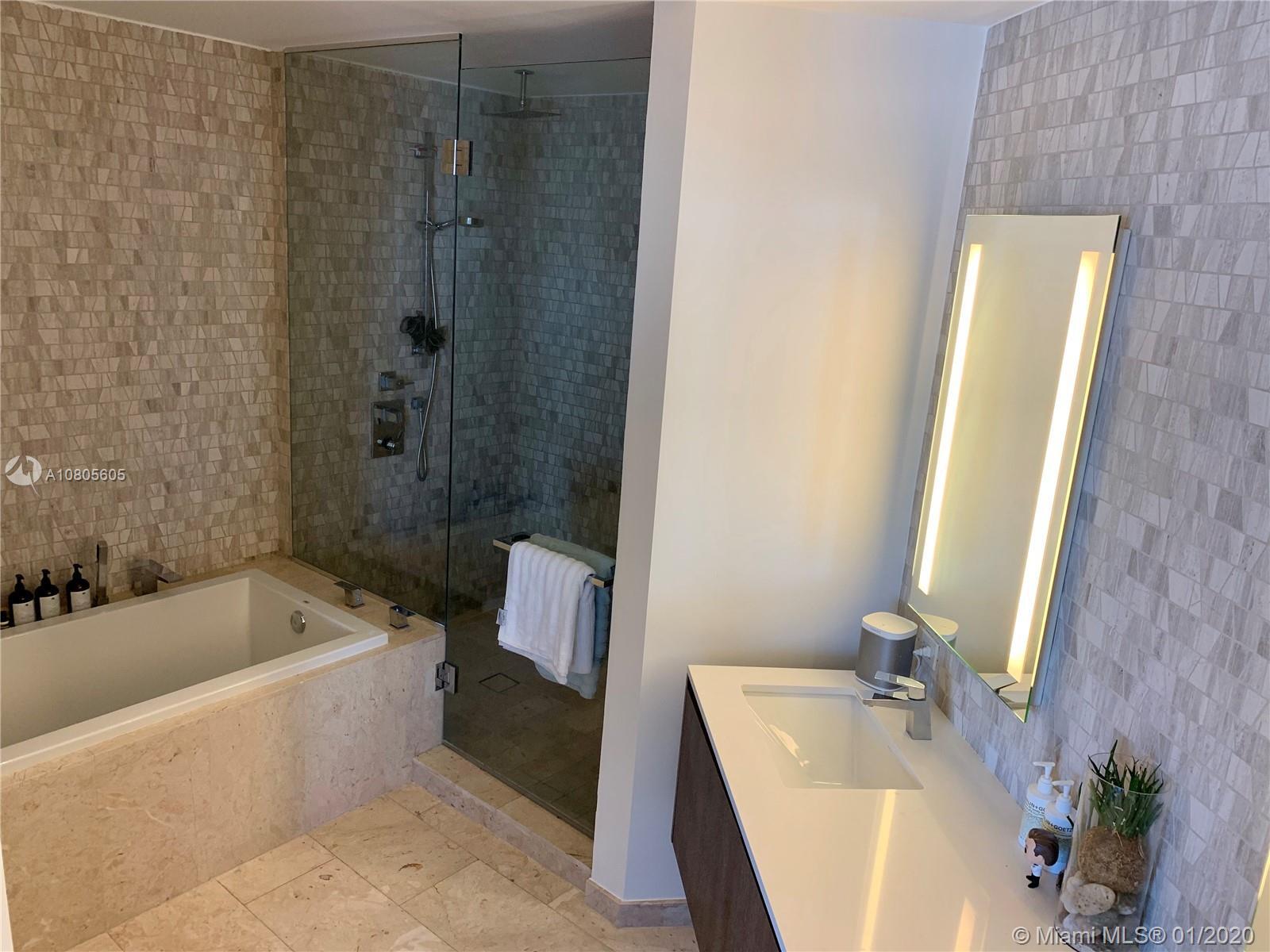 Building Photo - 88 SW 7th St