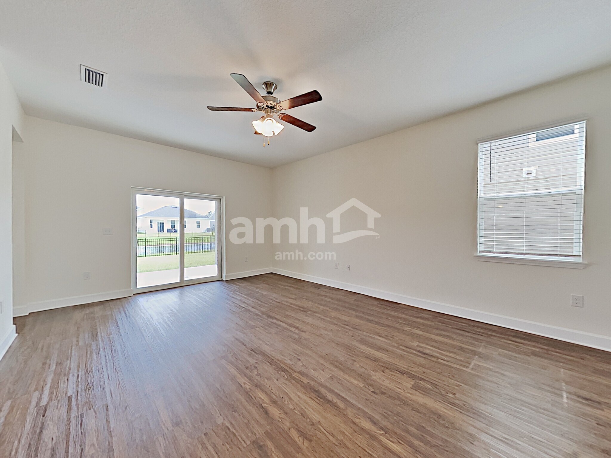 Building Photo - 322 Pine Terrace Dr