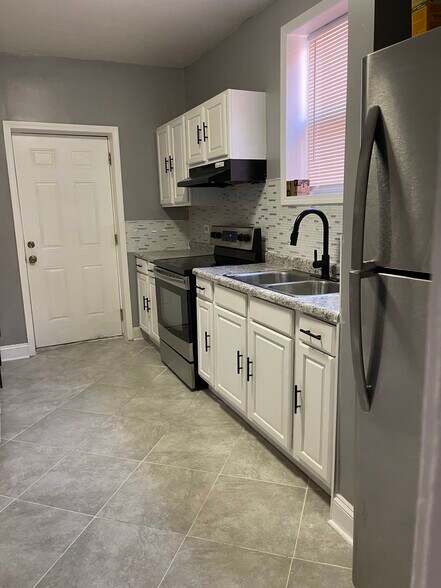 kitchen - 8040 S Evans Ave