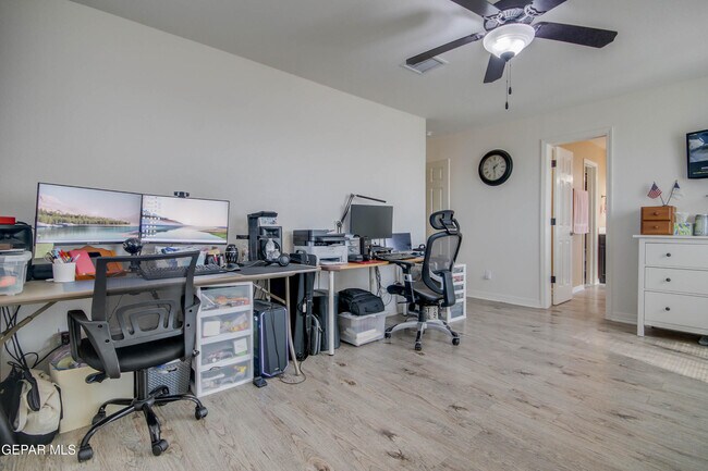 Building Photo - 14600 Christian Castle