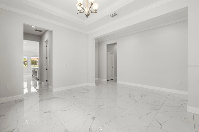 Building Photo - 10511 Royal Cypress Way