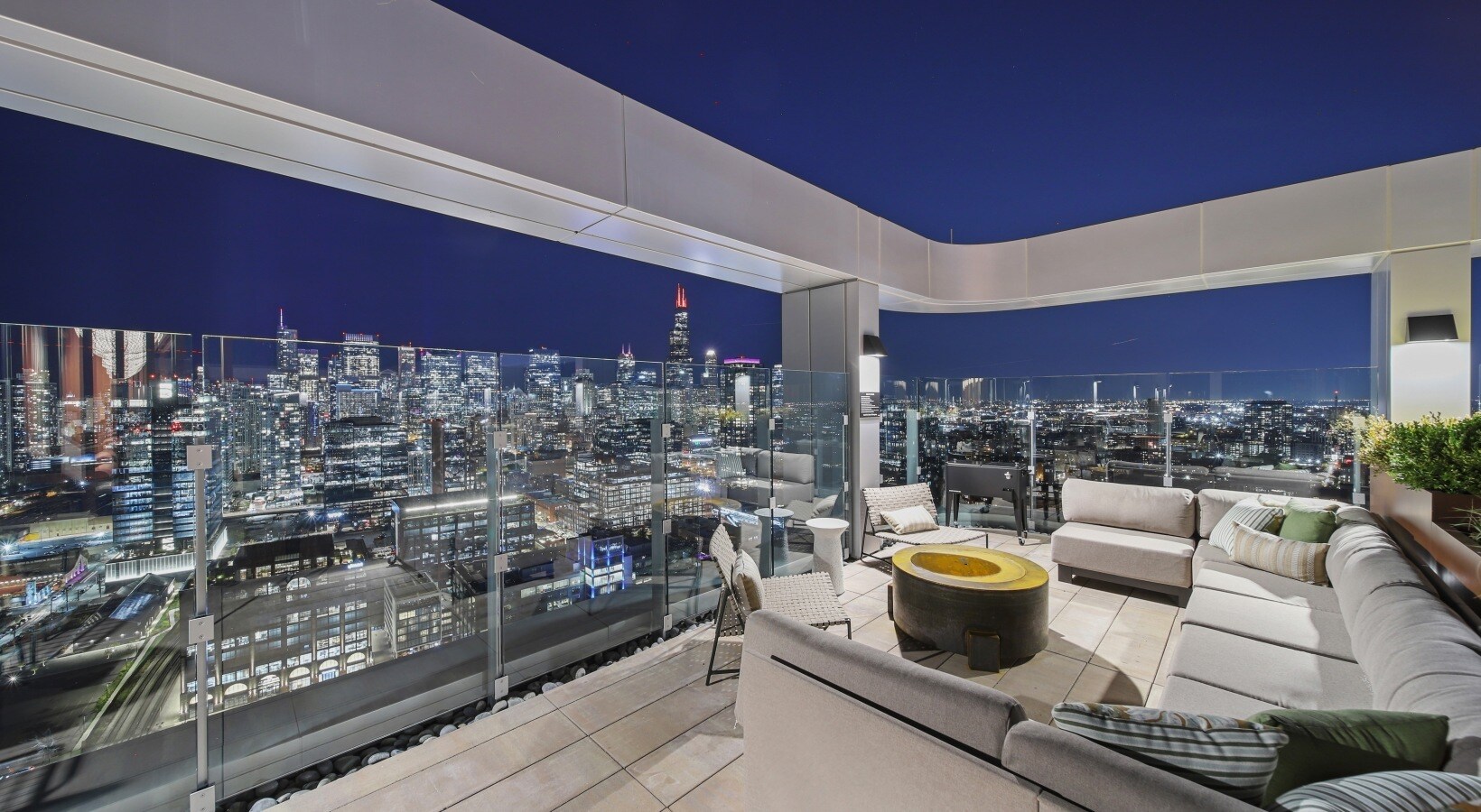 Building Photo - 327 N Aberdeen St