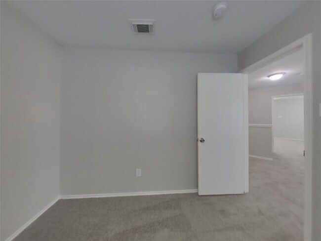 Building Photo - 7926 Chatham Springs Ln