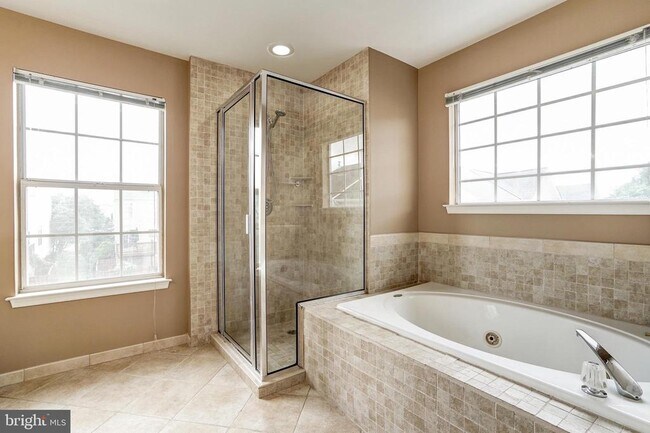 Building Photo - 6352 Dakine Cir