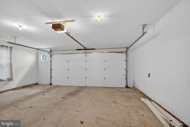 Building Photo - 1515 Shields Terrace NE