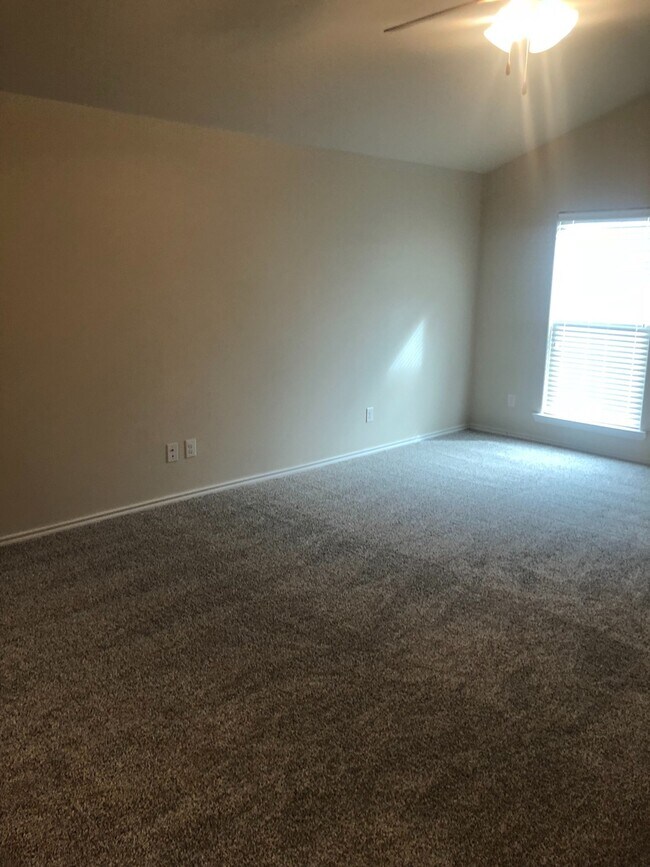 Building Photo - Newer Construction in CISD