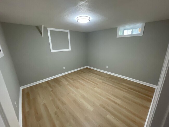 Building Photo - 2910 Belleview Ave
