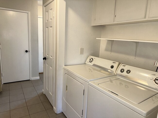 Building Photo - 2512 Albee St