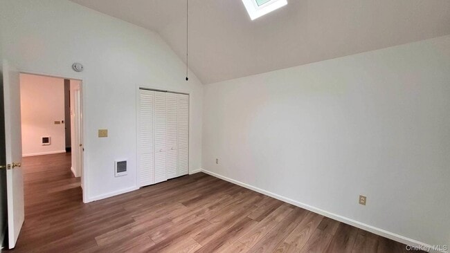 Building Photo - 19 Friendship Ln