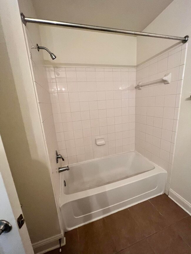 Building Photo - 555 Wingspan Way