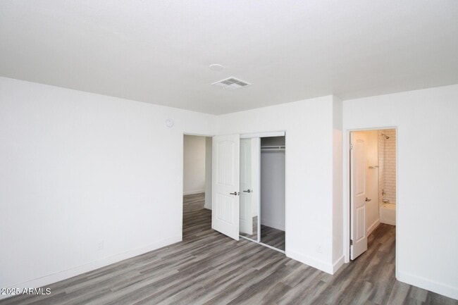 Building Photo - 312 N Hartford St