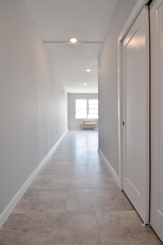 Building Photo - 82-84 E 31ST St