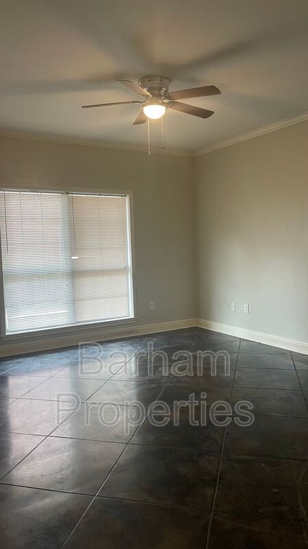 Building Photo - 2111 Raguet St