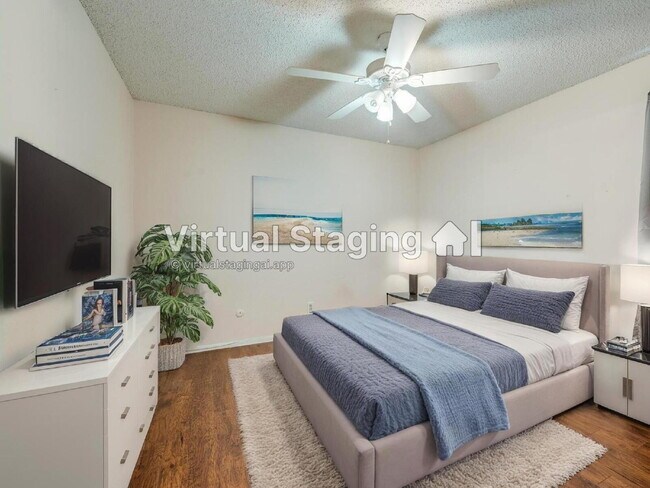 Building Photo - "Cute 3-Bed 2-Bath Townhome in Hurst!"