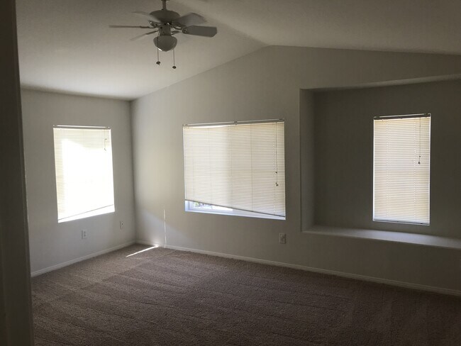 Building Photo - Ready Now! Cul-De-Sac Murrieta Beauty!!