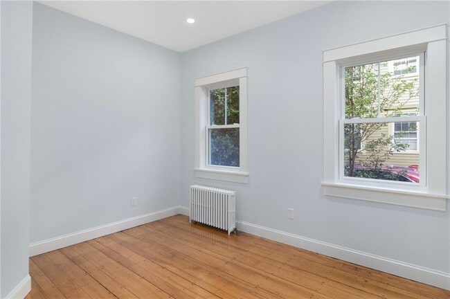 Building Photo - 43 E George St