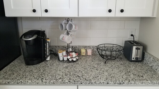 Building Photo - 13 Bigby St