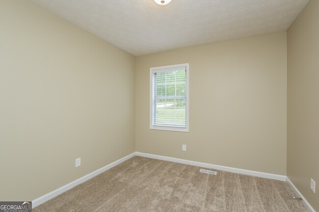 Building Photo - 6671 Emily Ln