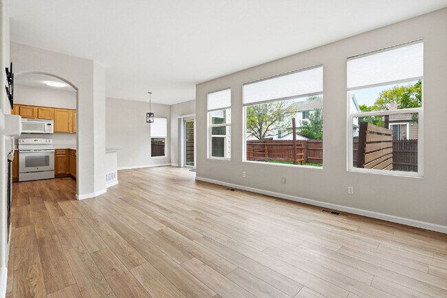 Building Photo - Welcome to this well-maintained 4-bedroom home in the heart of Thornton!