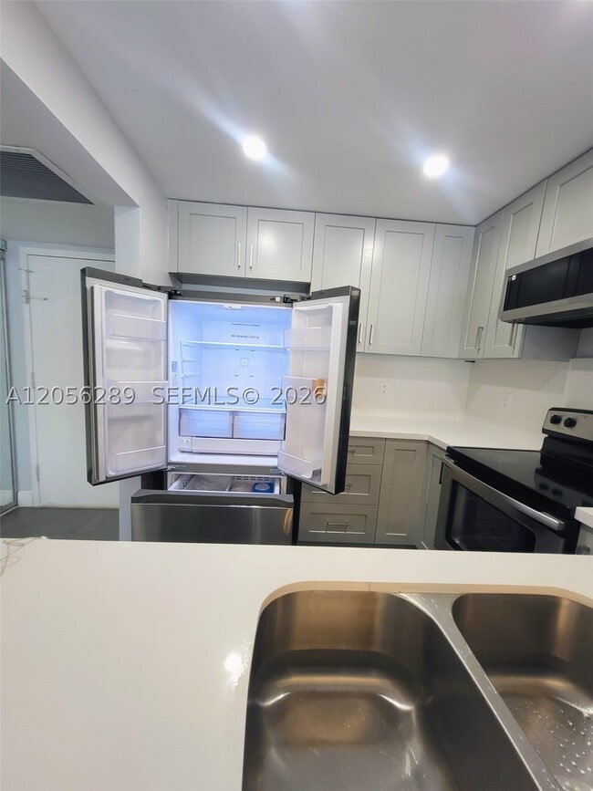 Building Photo - 601 Three Islands Boulevard